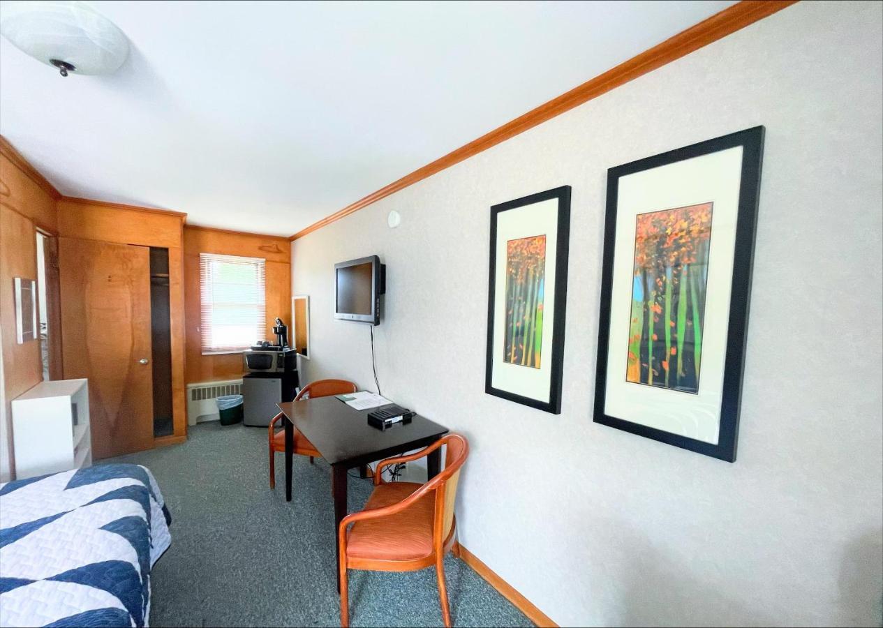 Hillcrest Motel
